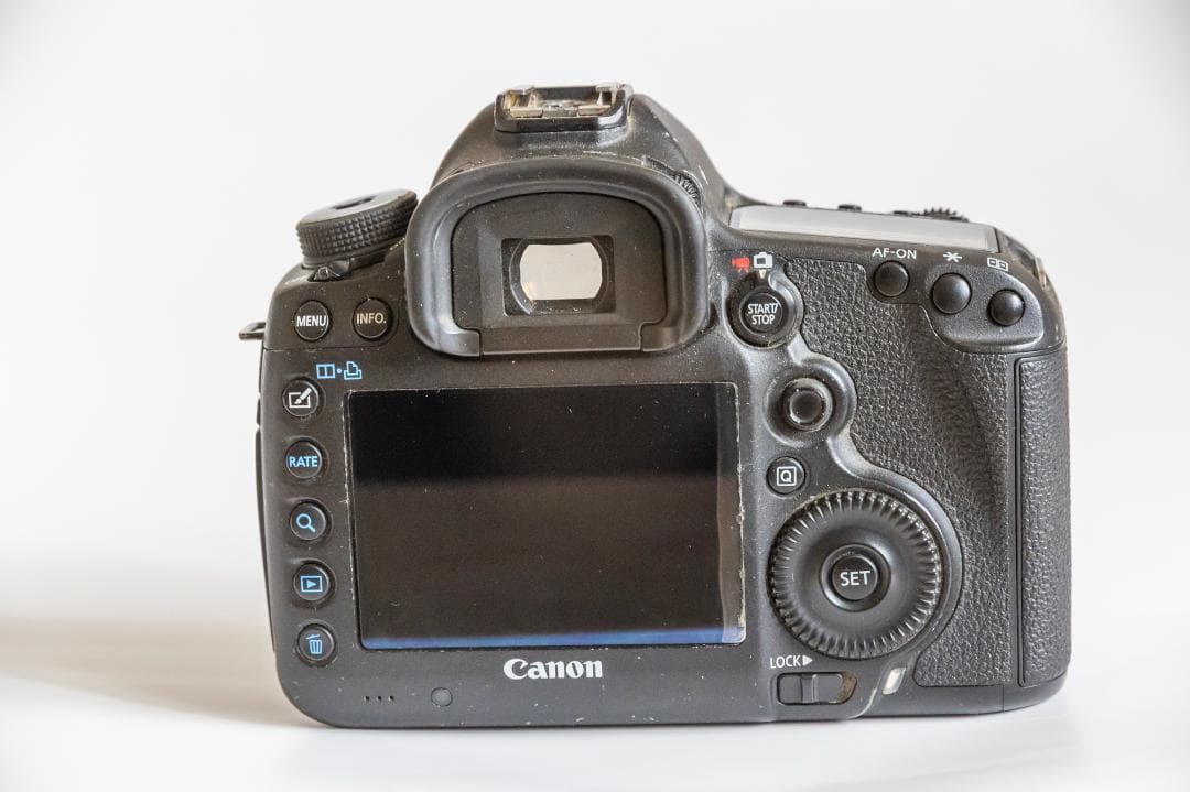 Canon EOS 5D Mark III 本体 レンズキャップ付き
