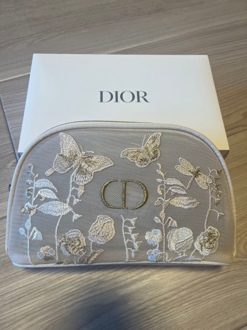 新品　Diorマザーズデイ ディオールオリジナルポーチ　刺繍ポーチ　ノベルティ