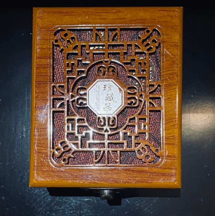 玉　蓮のペンダント　天然玉ジュエリー　和田玉　手彫り　未使用品