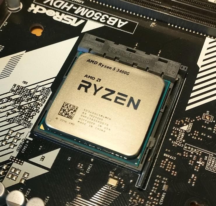 AMD CPU / Ryzen™ 5 3400G（中古・箱なし・クーラーなし）