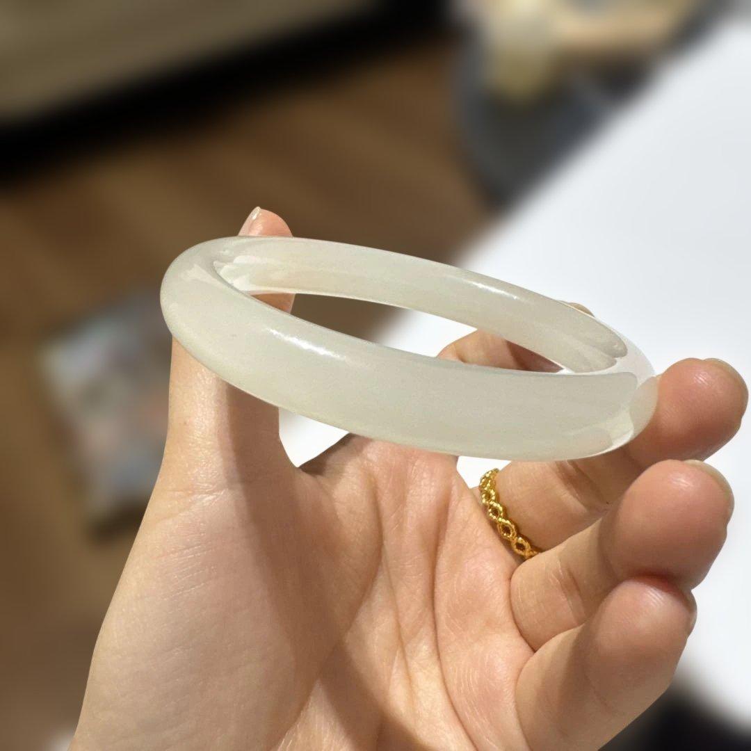 和田玉 白玉バングル 新品未使用 箱付き 上品 シンプル
