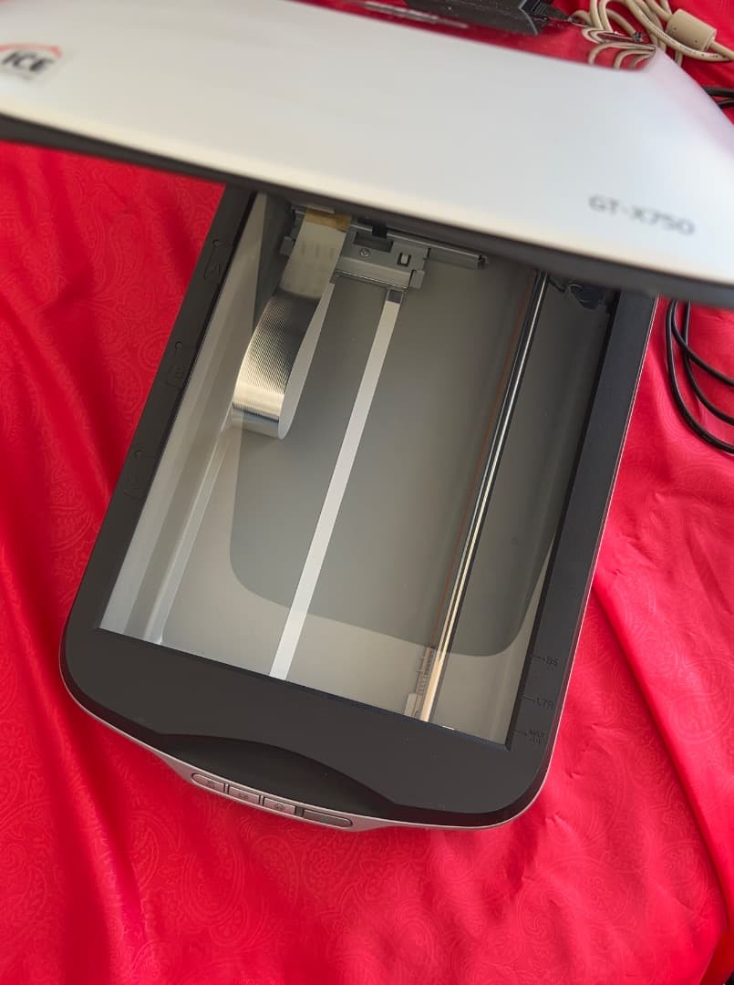EPSON GT-X750 フラットベッドスキャナー