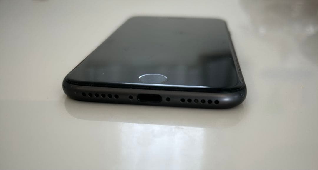 P*h様 iPhone8 64GB スペースグレー　画面割れなし　バッテリ84%