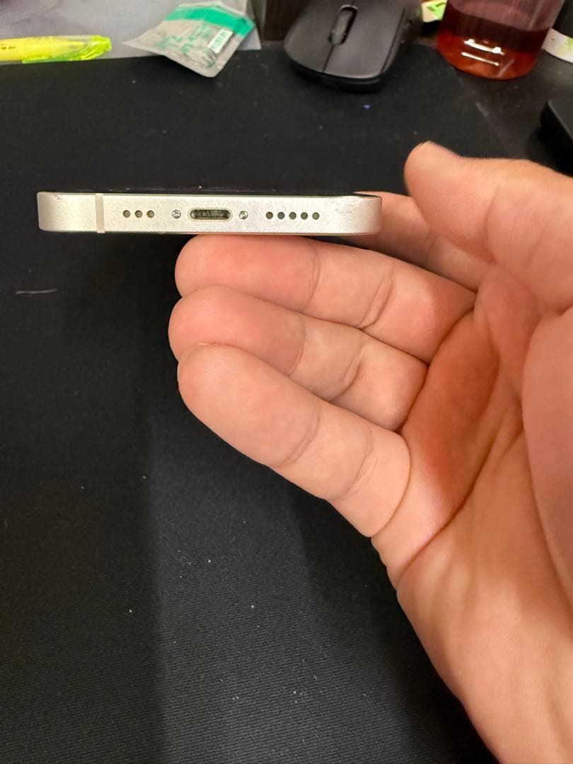 Apple iPhone 13 128GBスターライト 本体 充電ケーブル付
