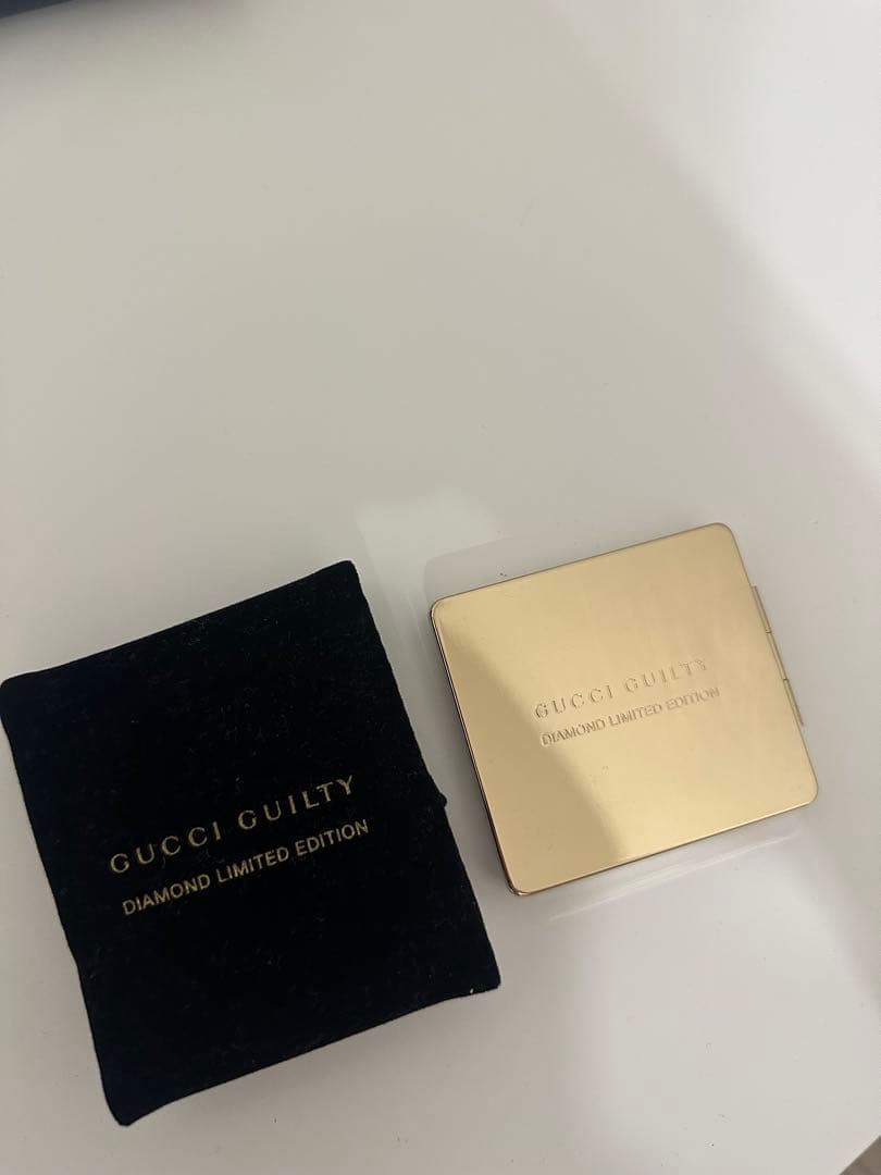 美品　GUCCI ノベルティーミラー　レア　グッチ　ライトストーん装飾　ゴールド