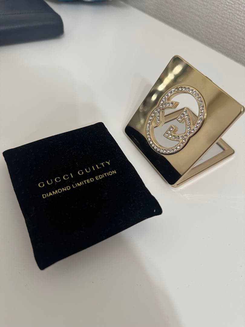 美品　GUCCI ノベルティーミラー　レア　グッチ　ライトストーん装飾　ゴールド