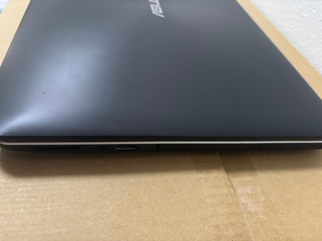 ASUS ノートPC 15.6インチ Intel Core i5