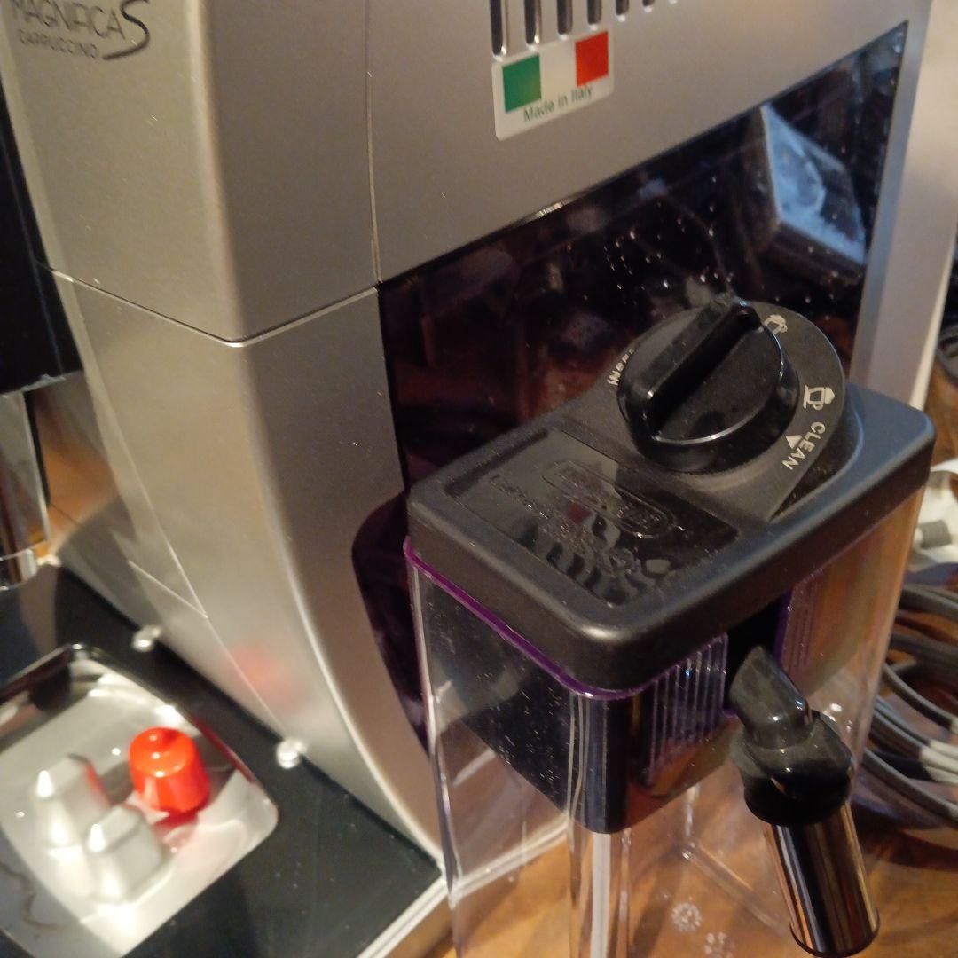 デロンギ　マグニフィカSカプチーノ　全自動エスプレッソマシン　ECAM23460
