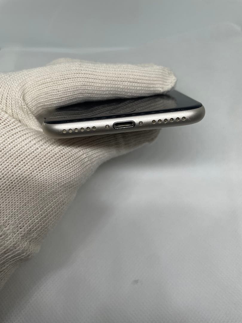 iPhone SE 第3世代　64GB SIMフリーホワイト　綺麗