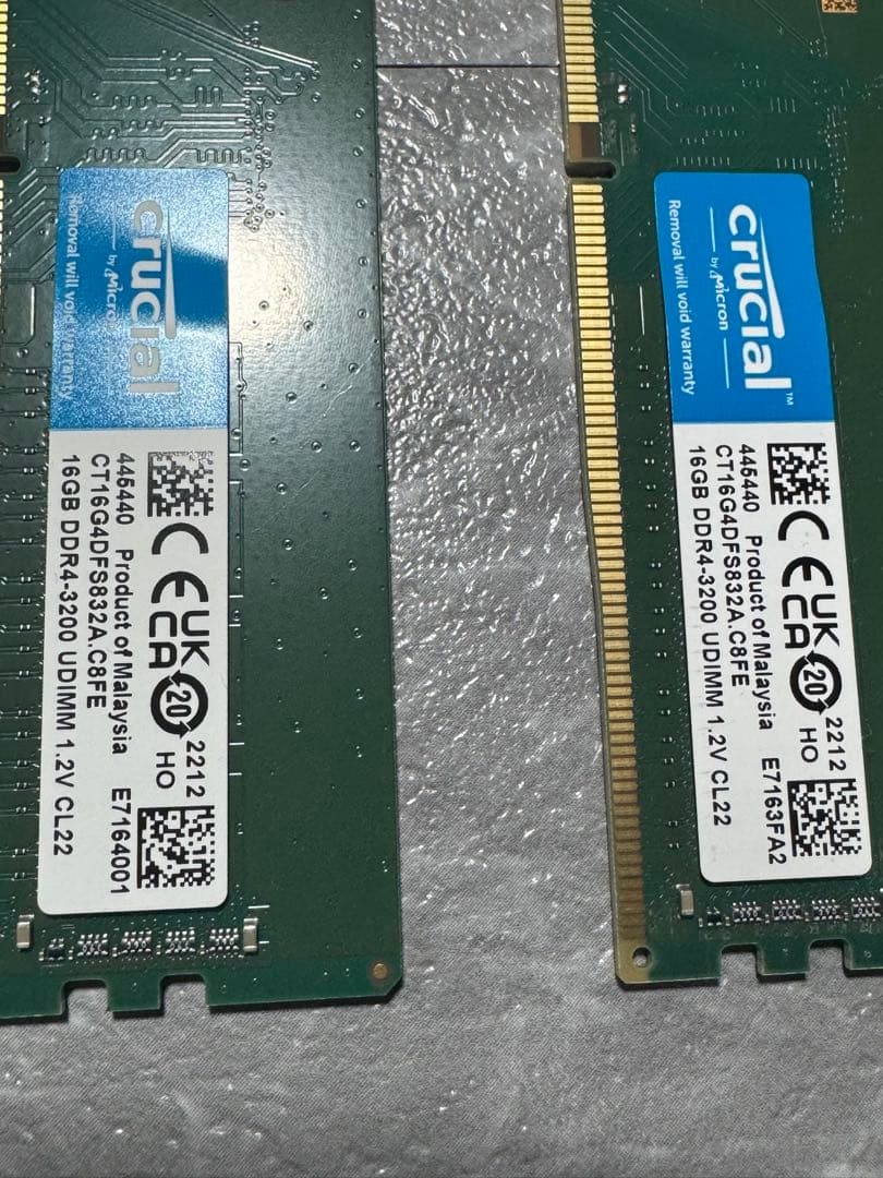 Crucial（クルーシャル）DDR4メモリ16G×2枚
