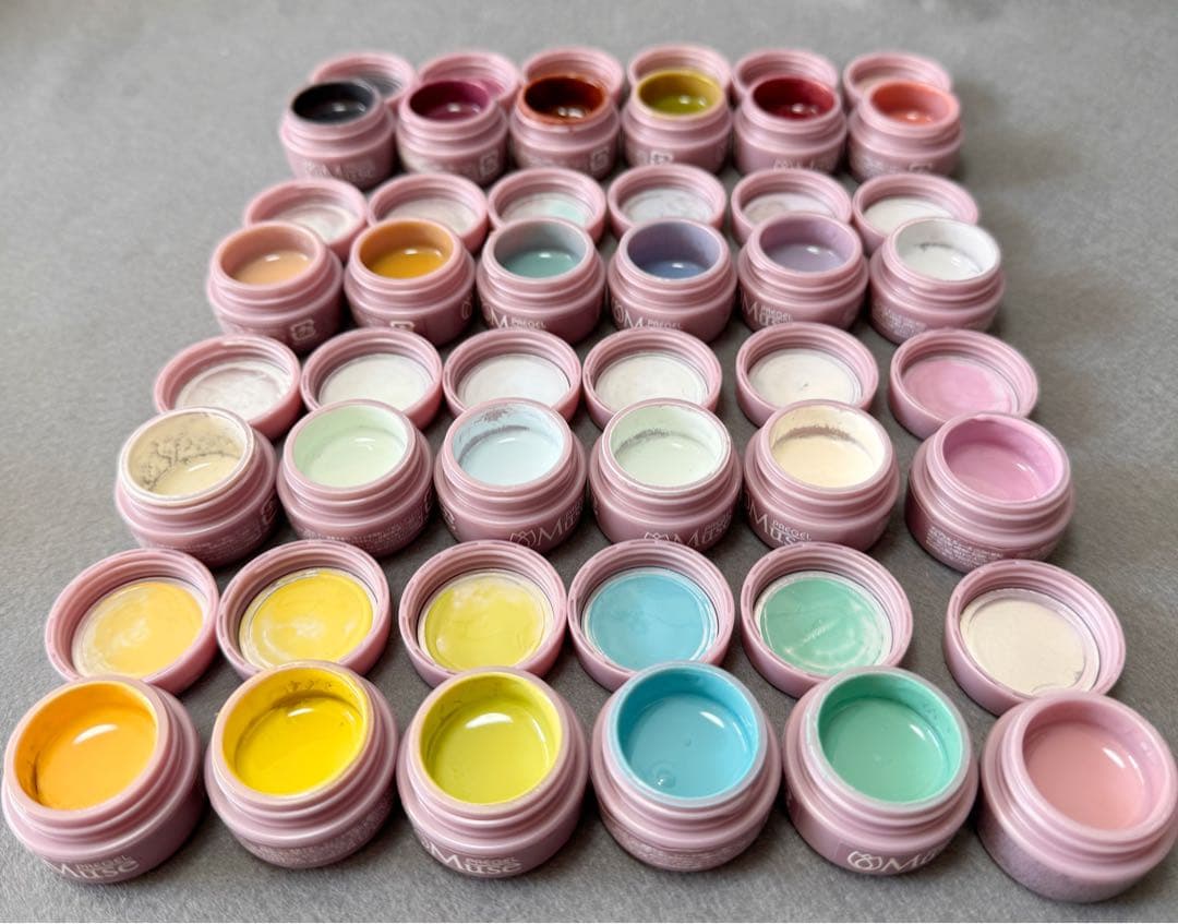 ⭐︎お得中古⭐︎PREGEL Muse 48個　プリジェル　サロン開業　セルフネイル