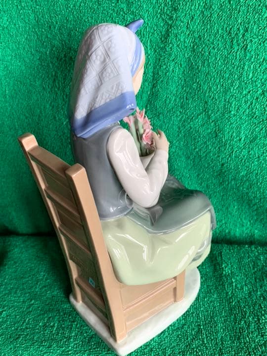 廃番 リヤドロ ＂椅子に座る少女＂No.E-23F 1983年製作 一級品