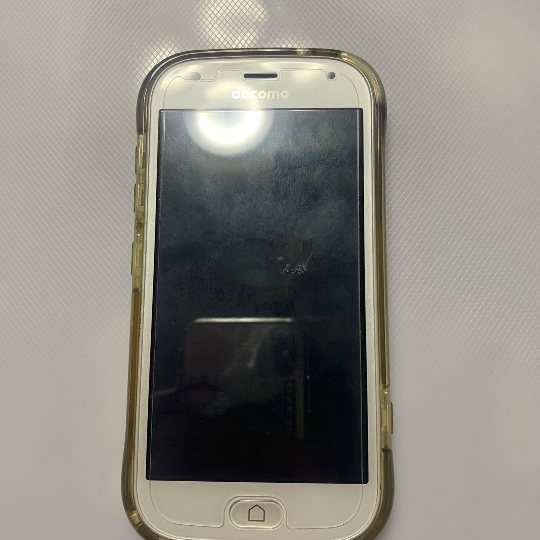 docomo F-42A ホワイト