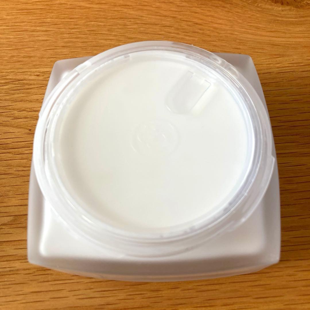 シャネル　ココマドモアゼル　フレッシュボディクリーム　150g