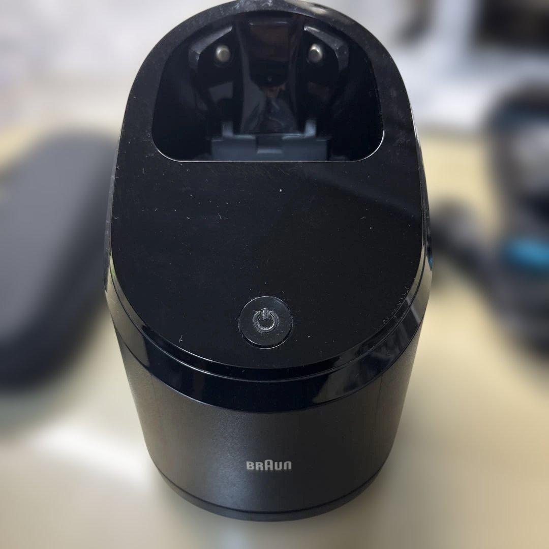 BRAUN 電気シェーバー　シリーズ9 自動洗浄機付き