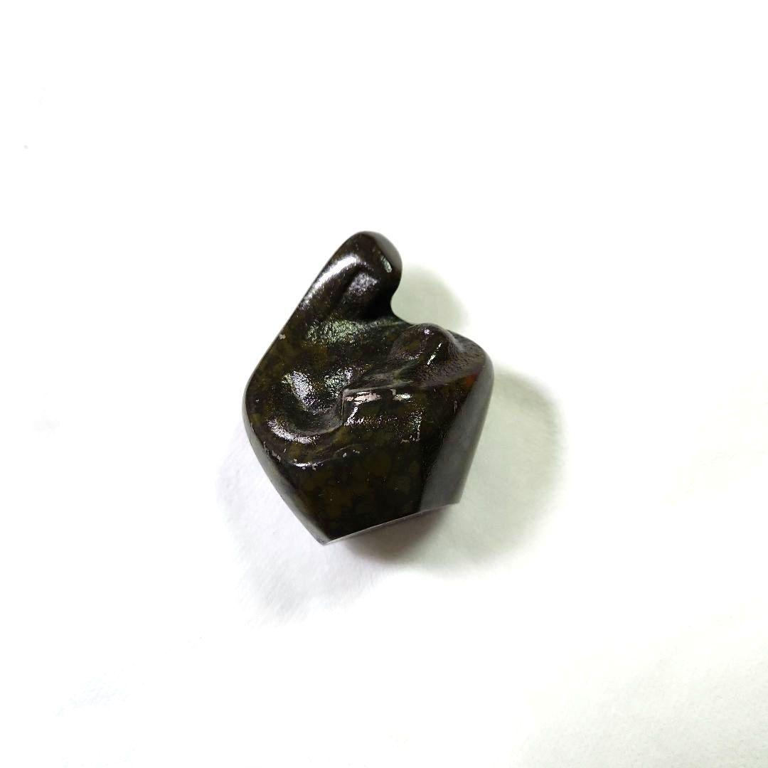 ミニ赤子を抱く母の銅像親子像の置物重い500g高さ7cm