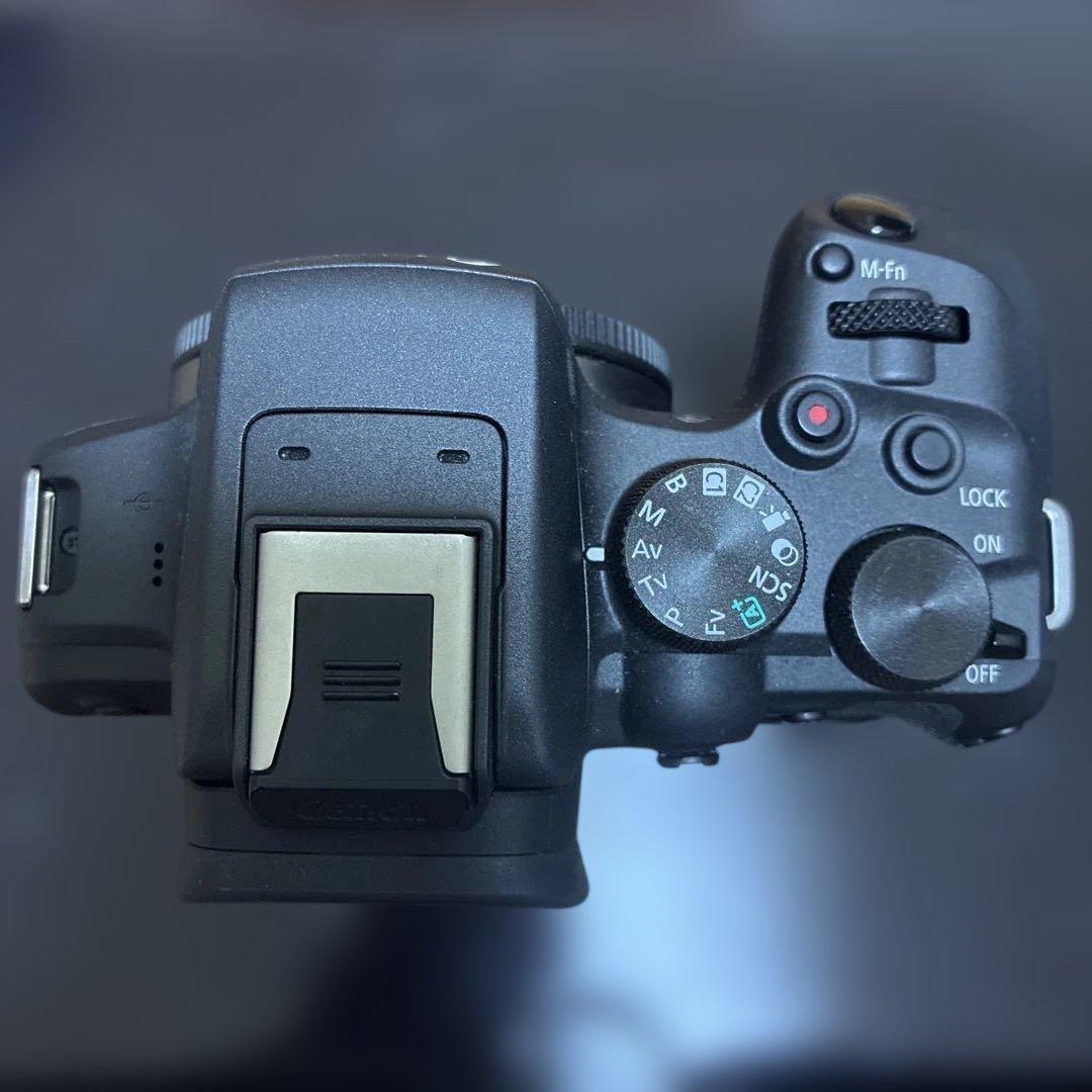 Canon EOS R10 レンズキット　純正バッテリー1個（劣化無し）