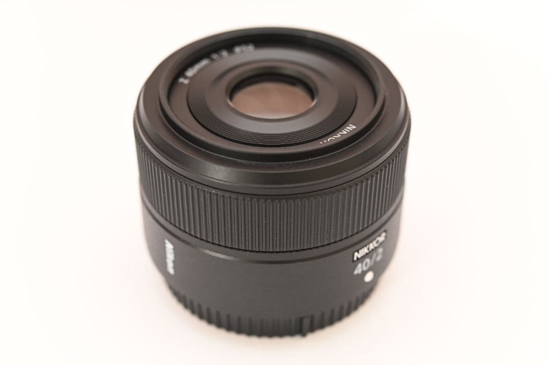 新品級 ニコン単焦点レンズ NIKKOR Z 40mm f/2 おまけ付き ①