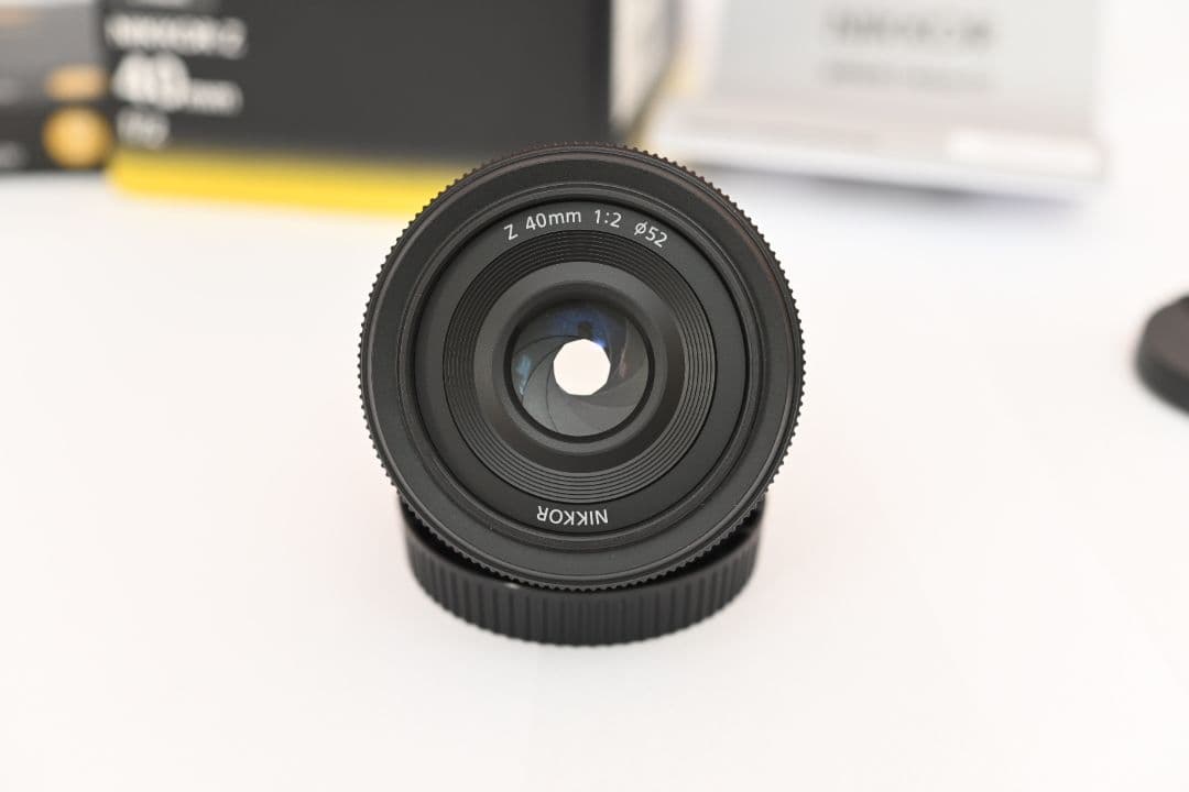 新品級 ニコン単焦点レンズ NIKKOR Z 40mm f/2 おまけ付き ①
