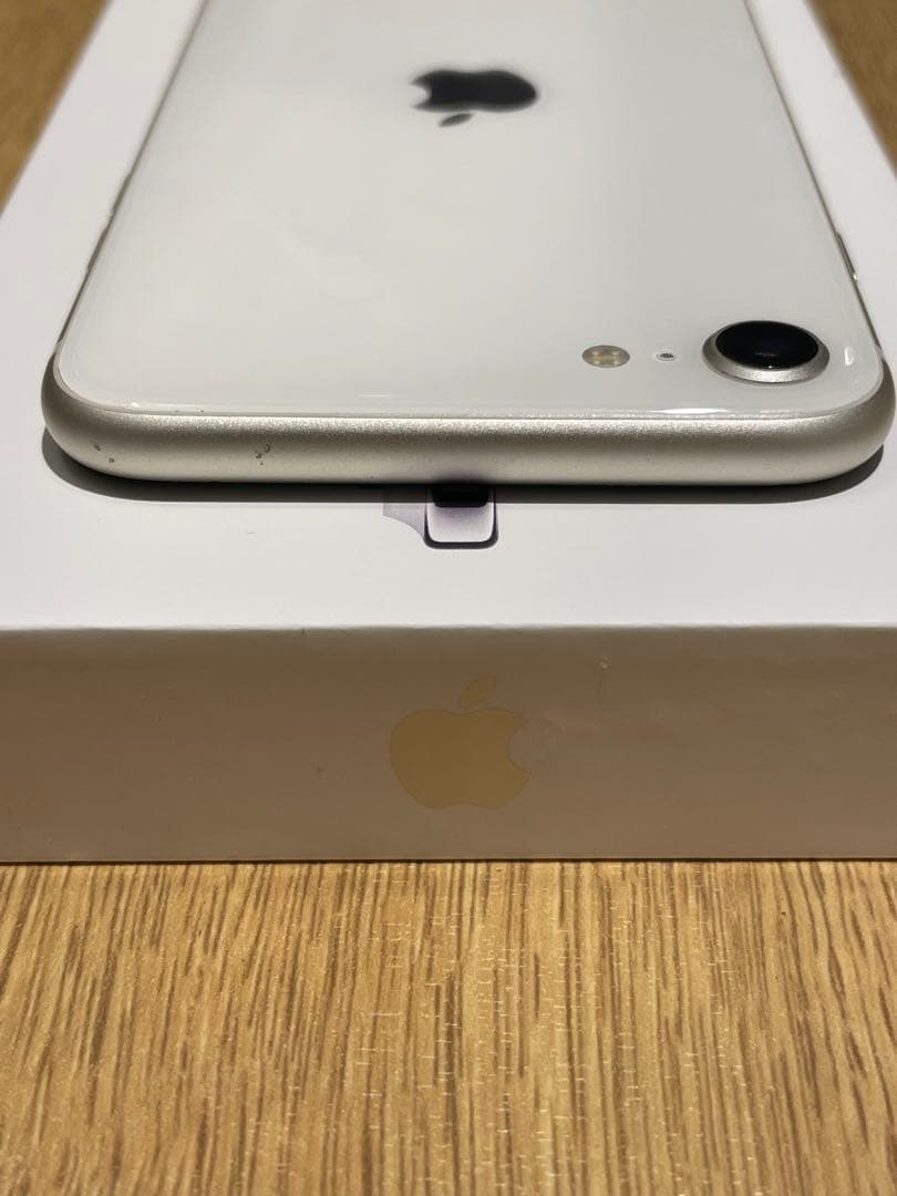 iPhone SE3 ホワイト 本体　128G SIMフリー