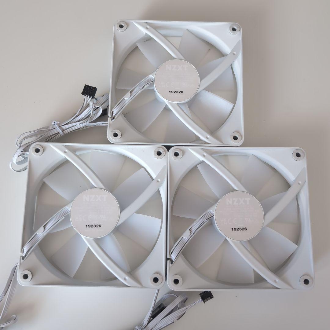 NZXT 120mmRGBファン3個+ファンコントローラーセット 白