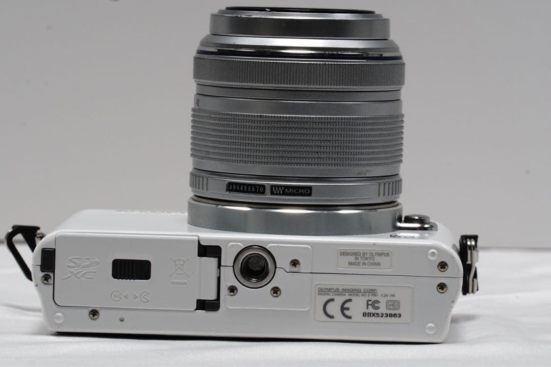 OLYMPUS PEN Mini E-PM1 レンズセット ショット数少ない