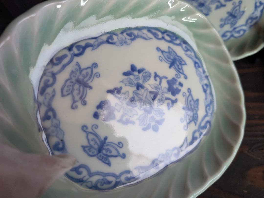 伊万里 明治〜大正　青磁 ねじり 花蝶唐草図 小判形皿（変形皿）3枚 在銘 ②