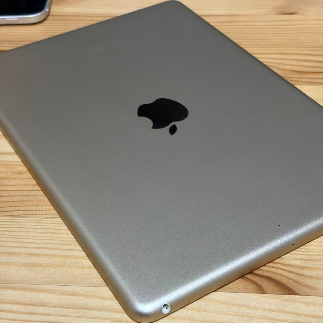 コ*ズ様 iPad 第5世代 32GB 538013