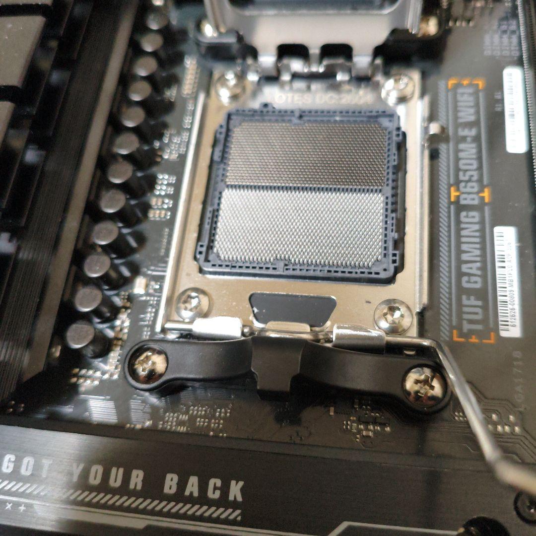 ASUS TUF GAMING B650M-E WIFI マザーボード