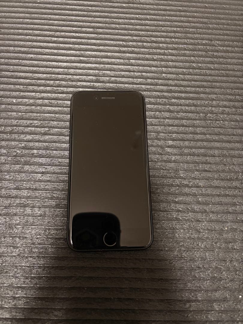 Apple iPhone SE (第3世代) ミッドナイト バッテリー83%
