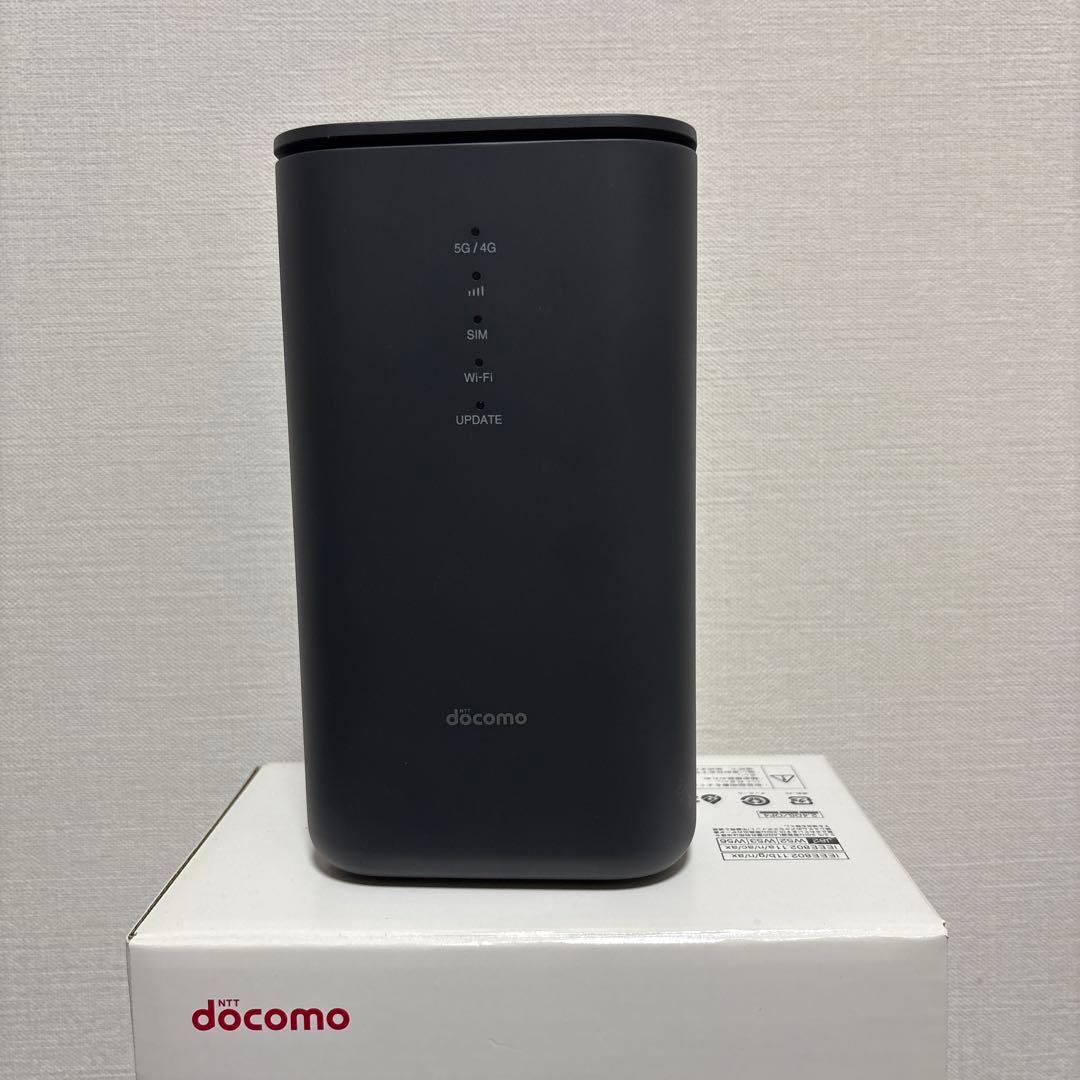 NTT docomo  5G HR02 本体