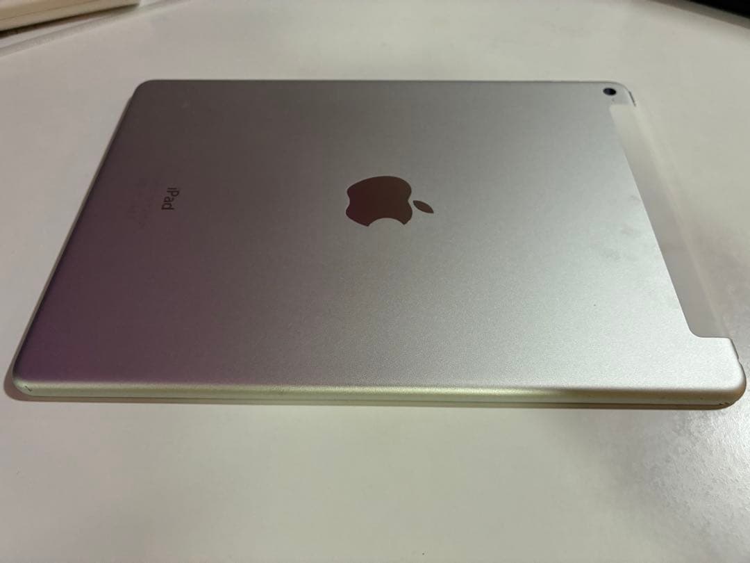 Apple iPad Air2 64GB シルバー　本体のみ