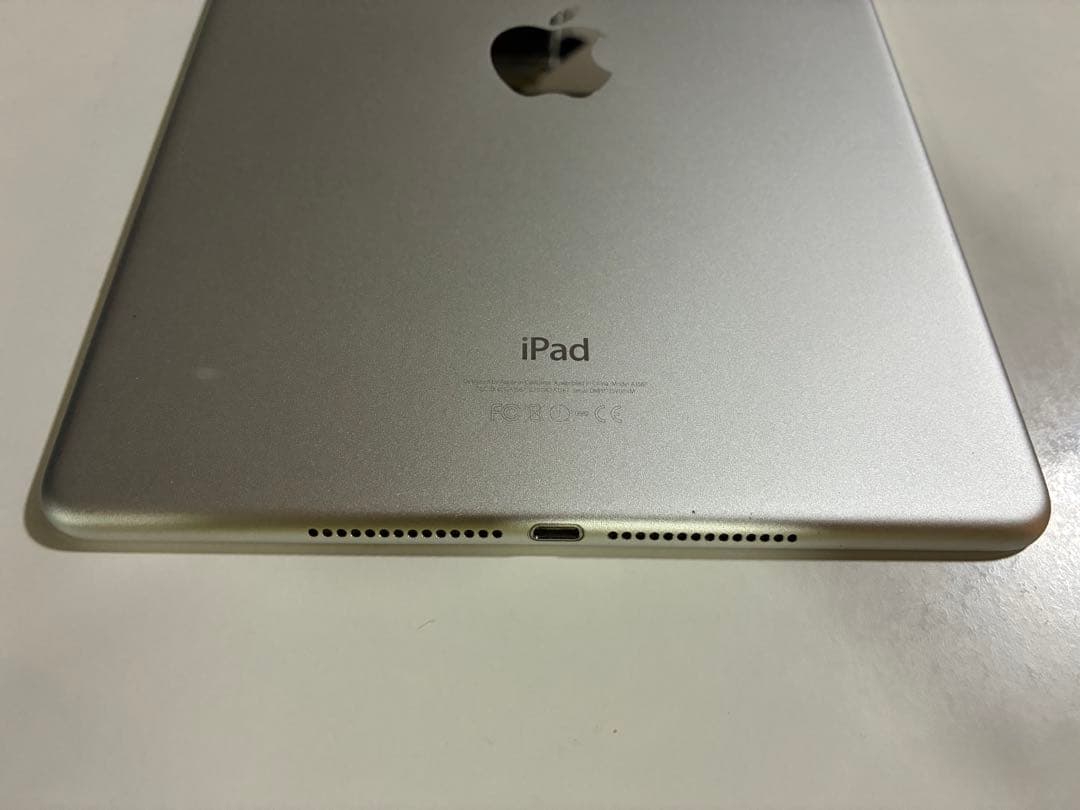 Apple iPad Air2 64GB シルバー　本体のみ
