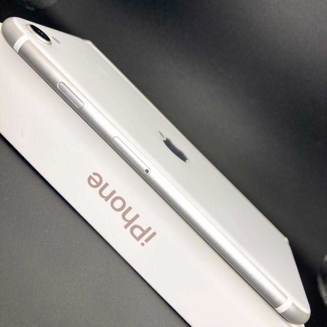 ✨極美品✨iPhone SE 第2世代 本体 128GB 新品バッテリー