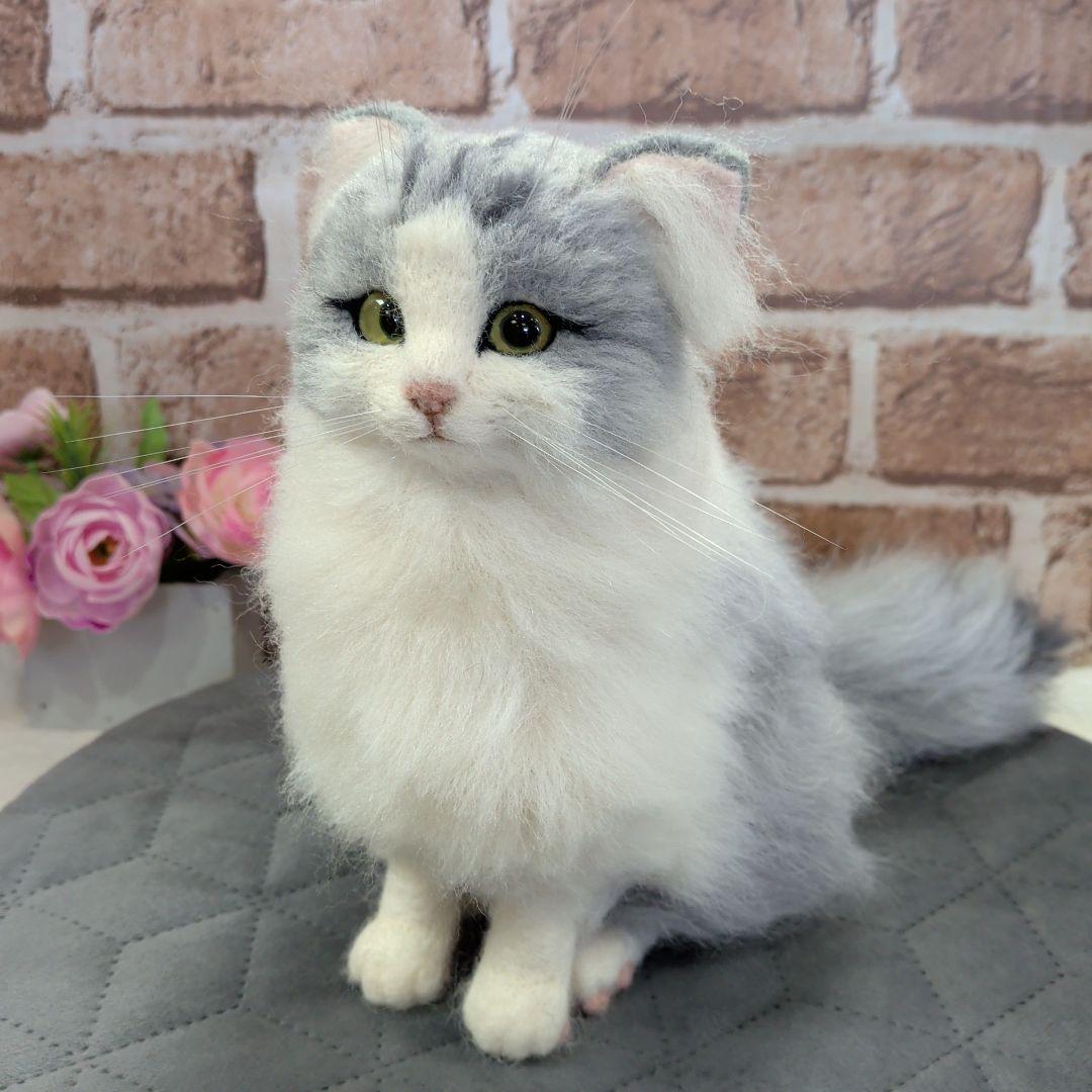 羊毛フェルトハンドメイド 長毛猫のぬいぐるみ