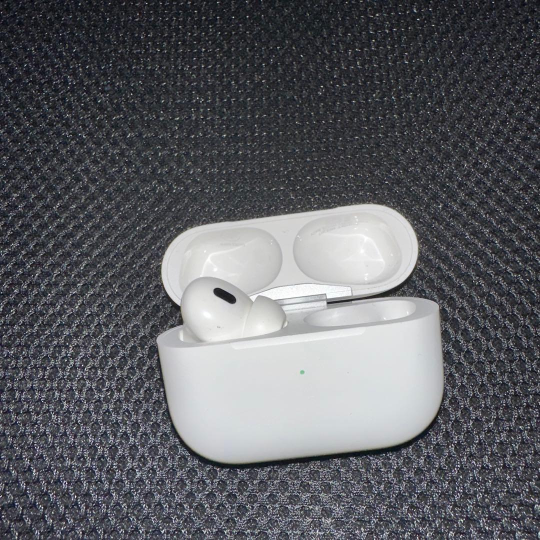 iPods Pro2 右耳なし　USBケーブルなし
