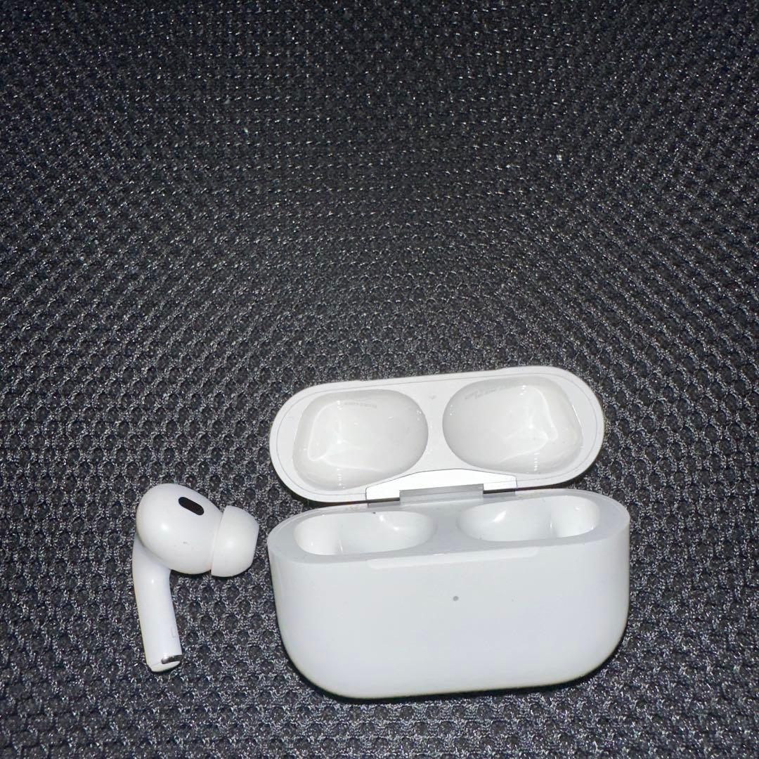 iPods Pro2 右耳なし　USBケーブルなし