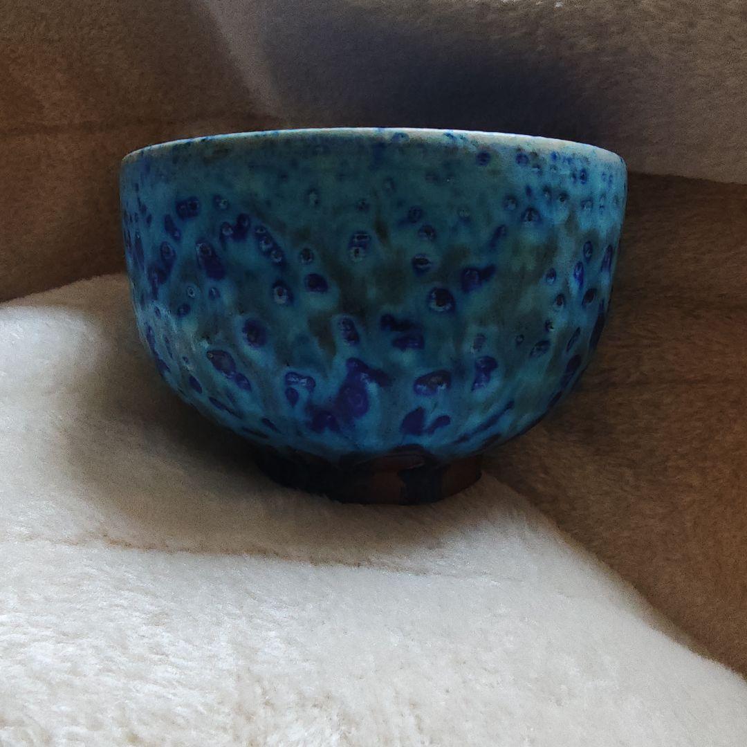 青色と緑色の茶碗