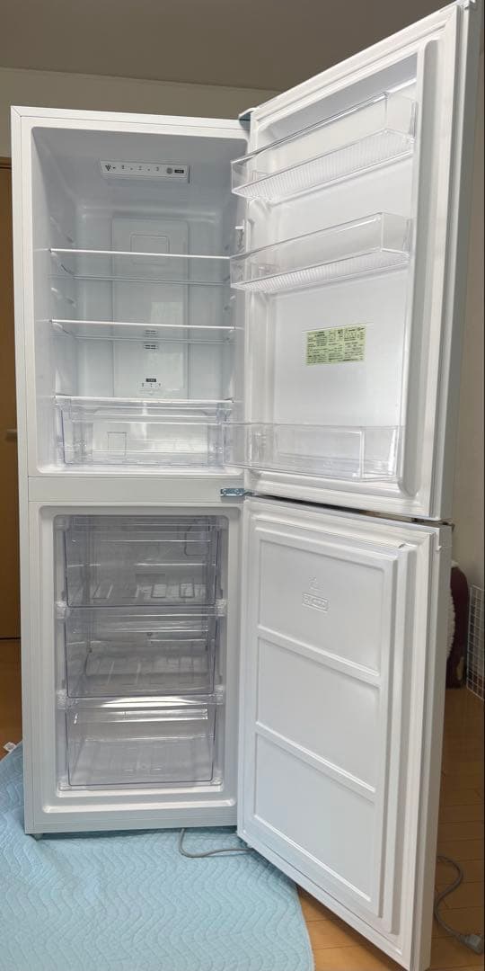 SHARP冷蔵庫　SJ-BD23-P-W
