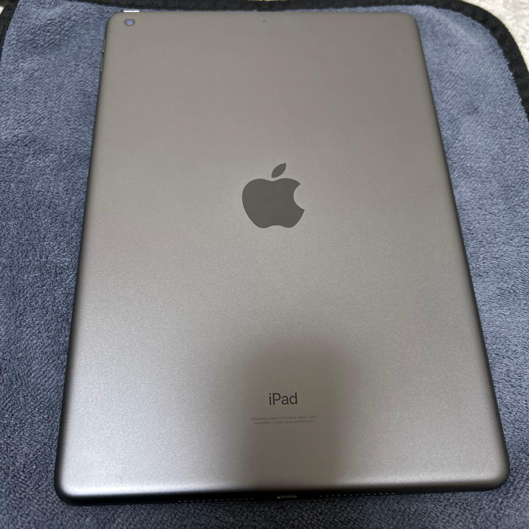 最終値下げ！iPad 第9世代 本体　64GB 美品　ガラスフィルム付き