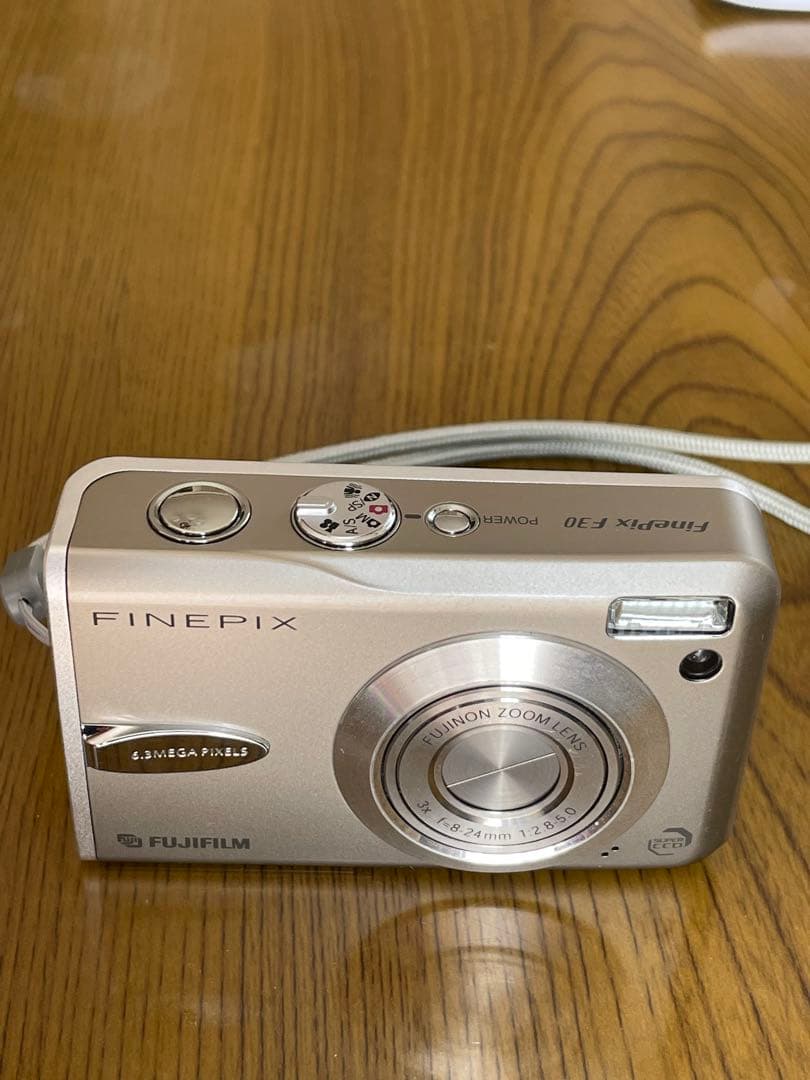 【 美品 】 フジフィルム ファインピクス F30 3x デジカメ