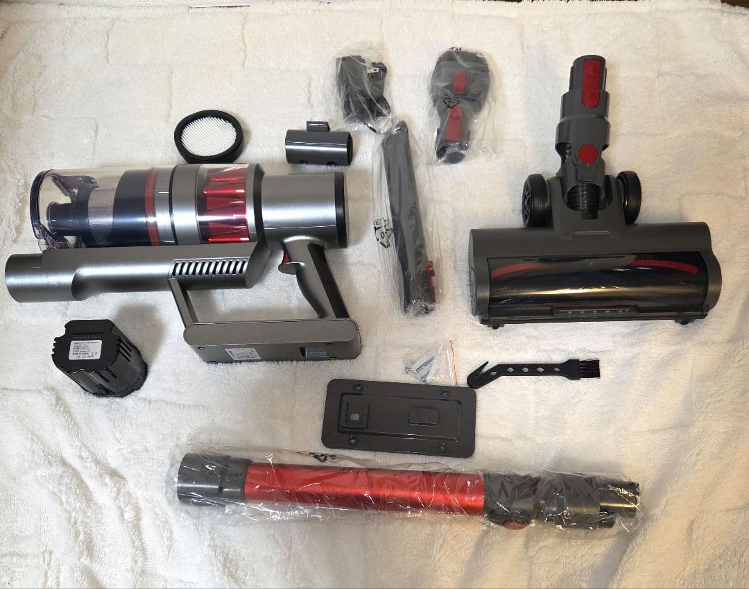 ハンドヘルドサイクロン掃除機 シルバー/レッド【新品未使用】