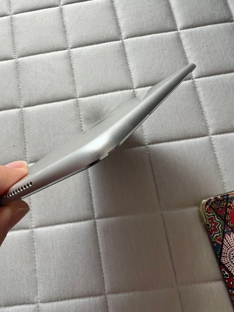 お盆限定値下げ　iPad mini 4 64GB wifiモデル シルバー