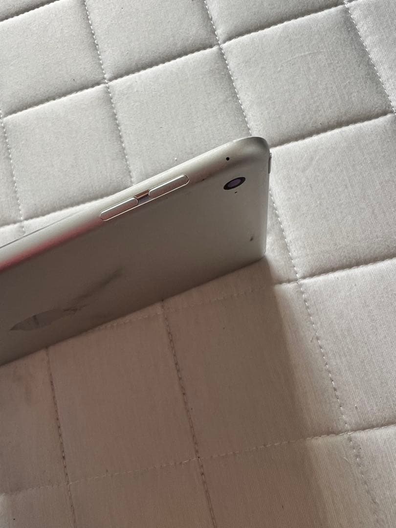 お盆限定値下げ　iPad mini 4 64GB wifiモデル シルバー