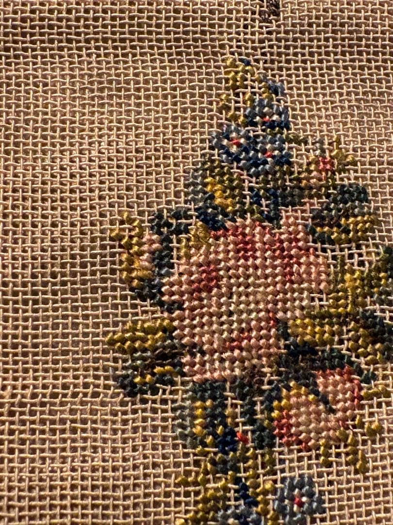 アンティーク花柄プチポワン（Petit Point）刺繍 リボン1850年頃