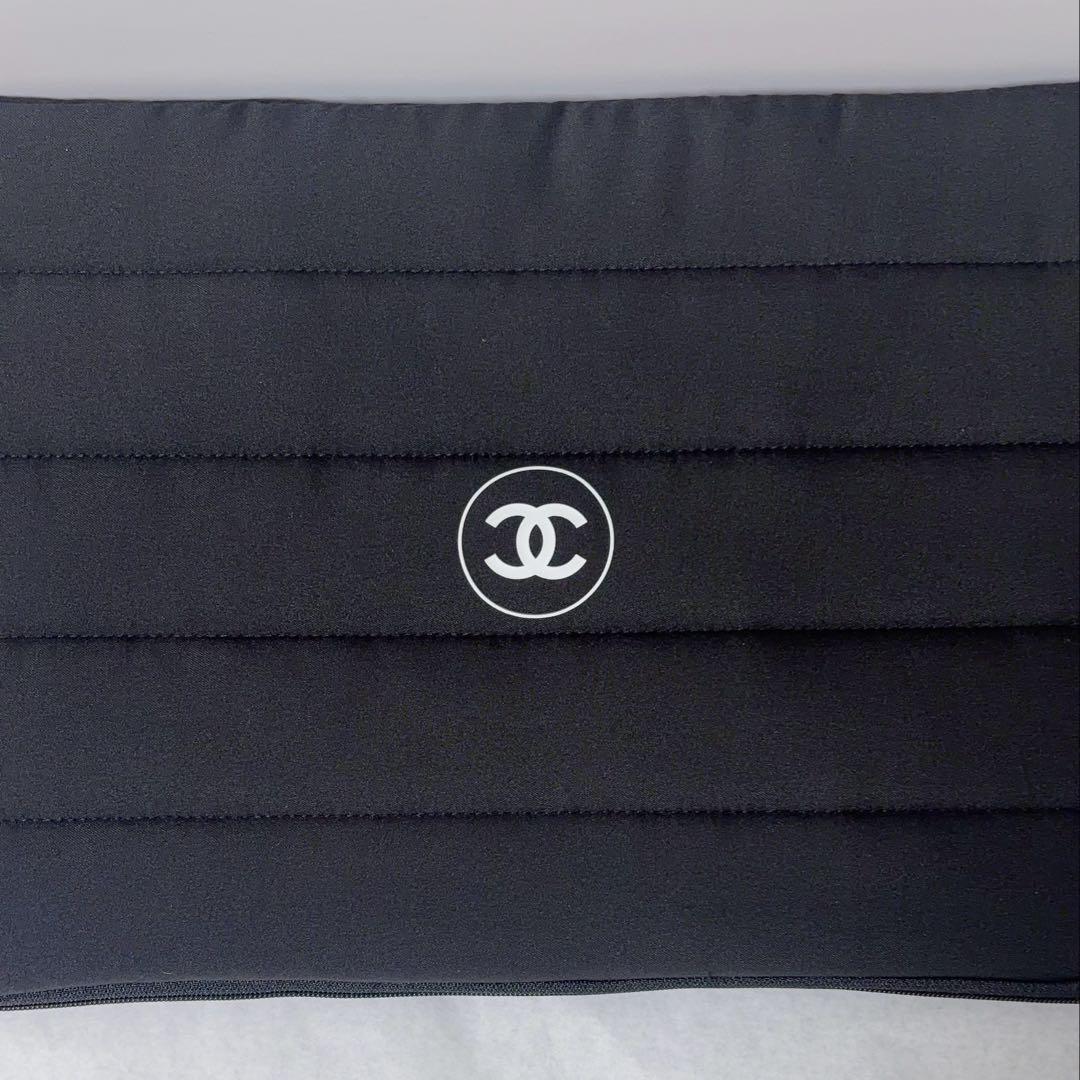 CHANEL BEAUTY PCケース