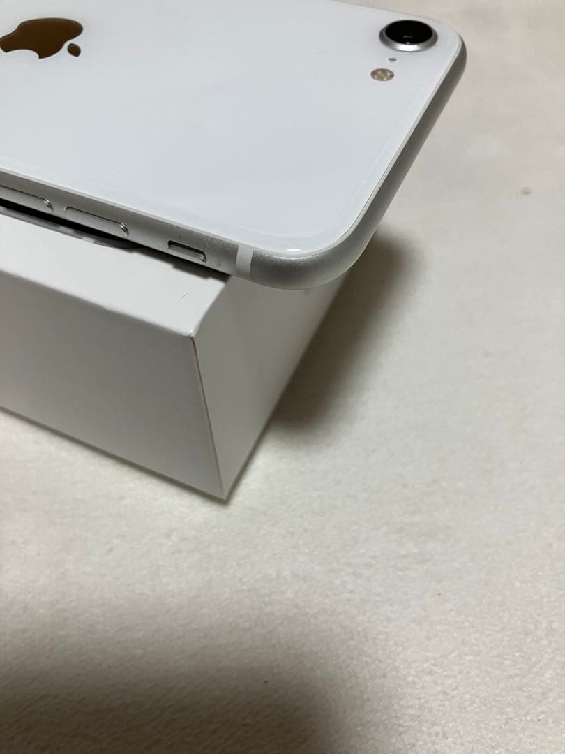 iPhone SE（第2世代） 64GB ホワイト
