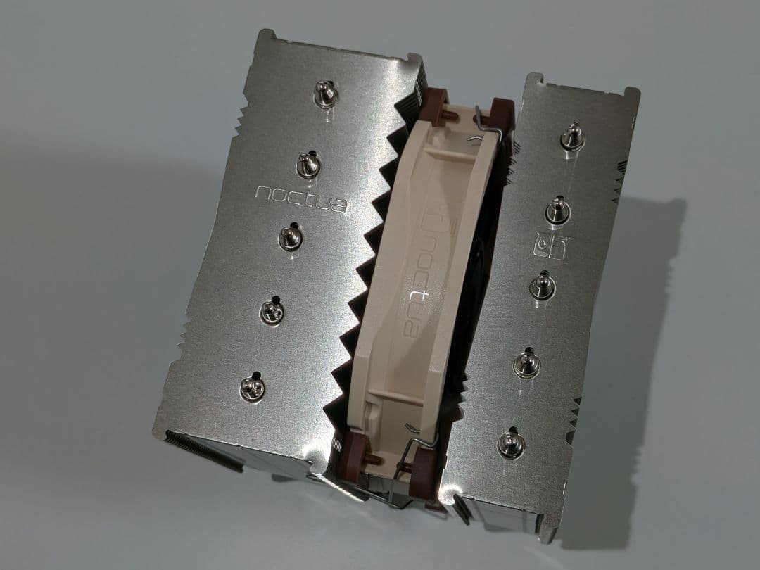 PC用ファン・クーラー NOCTUA NH-D12L