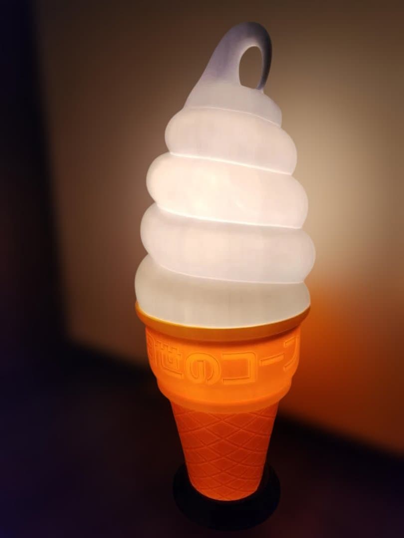 日世ソフトクリームオブジェ　店舗ディスプレイ