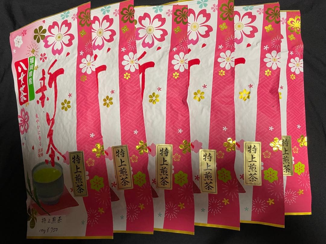 八女茶，新茶(特上煎茶)1000円×2袋 750円×6袋 なぴです。